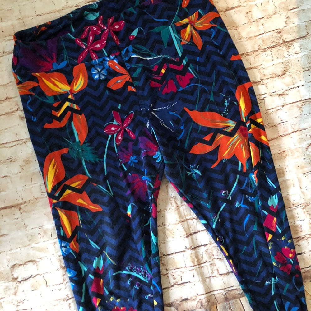 LulaRoe Flower leggings TC